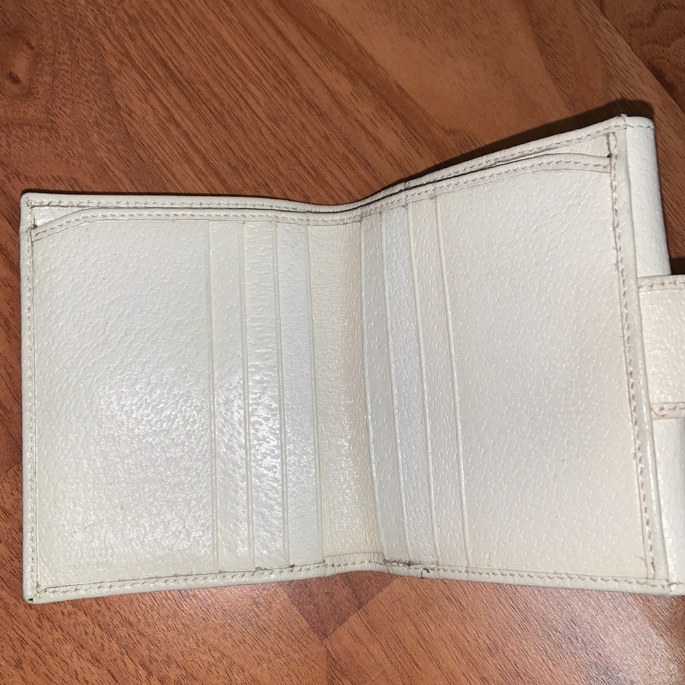 Authentic Vintage Gucci Leather Compact Wallet - Picture 12 of 16